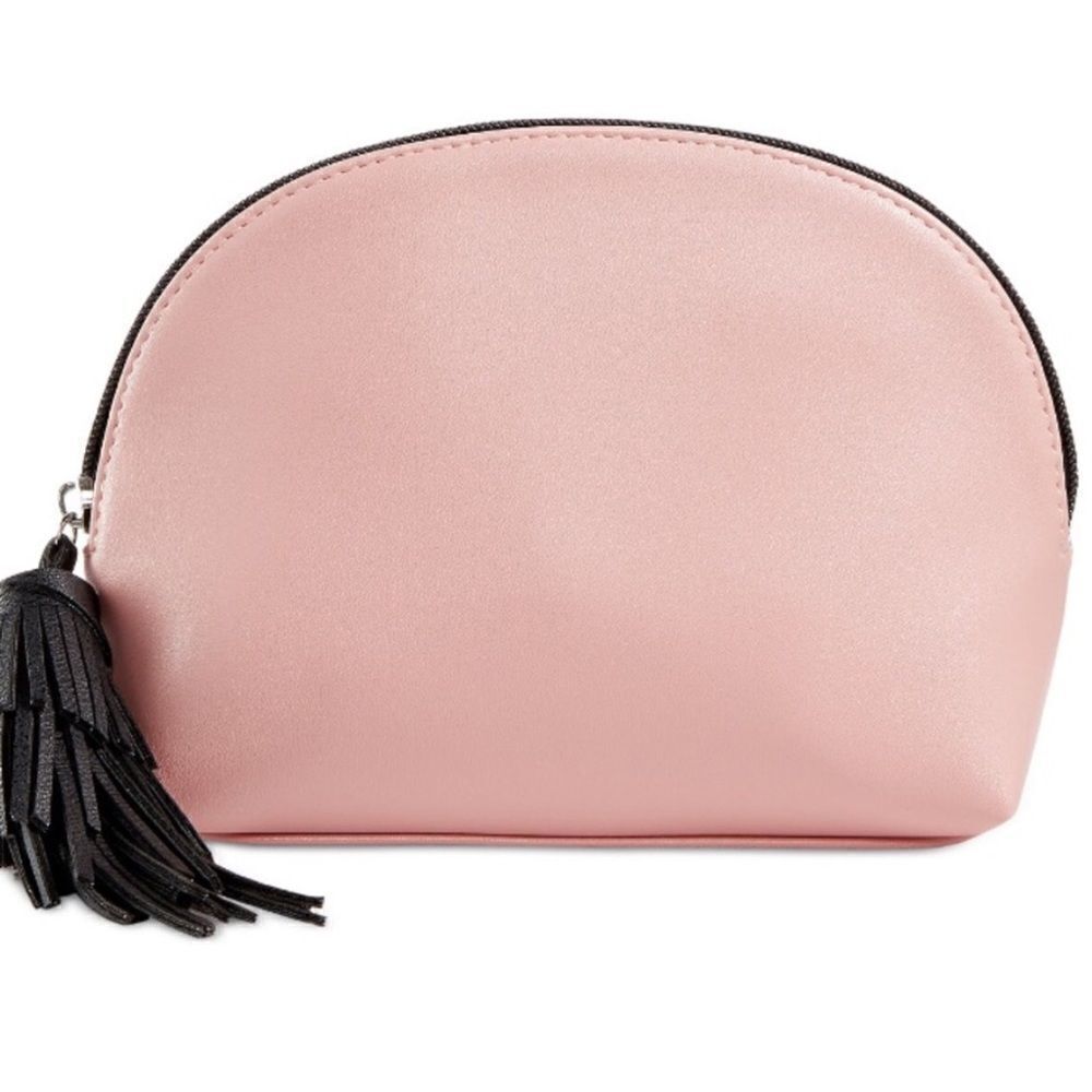 ❤️1 hr sale🎉Blush Cosmetic bag💄